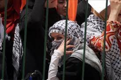 حماية ضحايا النزاع المسلح الدولي في ظل مبادئ الفقه الإسلامي  وأحكام القانون الدولي الإنساني- دراسة مقارنة