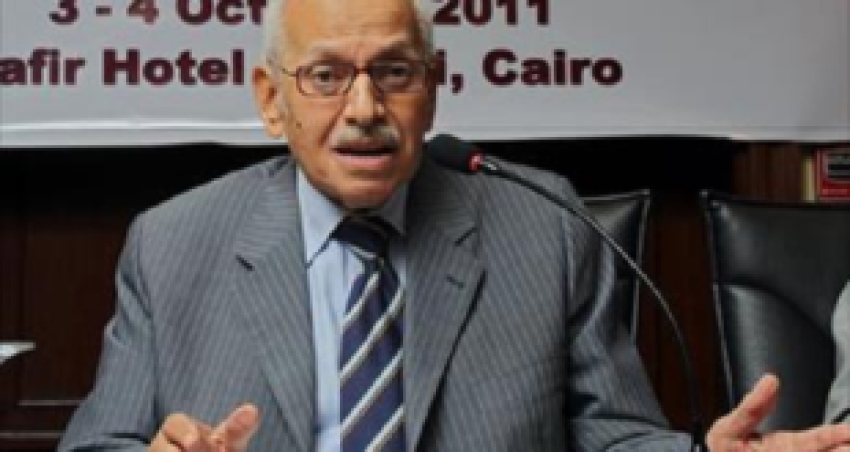 “النصوص والعقل وتطبيق الشريعة الإسلامية” مقال للدكتور أحمد كمال أبو المجد